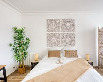 Au Bord Du Port, Relaxing Studio With Water View - Cergy - Habitación