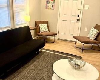 2 bedroom next to Tropicana casino ,unit 1 - Atlantic City - Ruang tamu