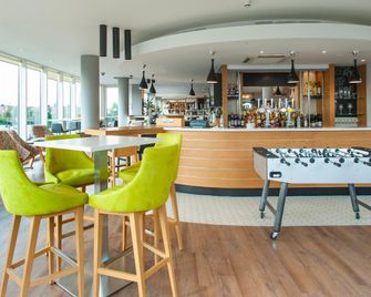 Holiday Inn London - West By IHG - London - Bar
