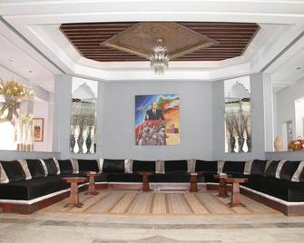 Hotel Al Massira - אל-עיון - טרקלין