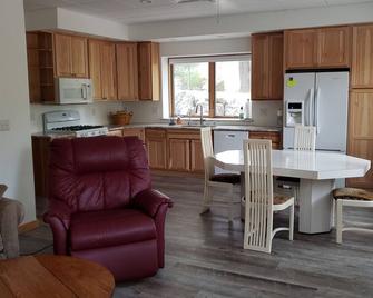 Oasis in central NJ - Monroe Township - Kitchen