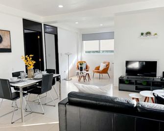 Full Apartment 15 min from Airport, Coyoacán, Foro Sol - Ciudad de México - Sala de estar
