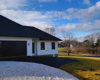 Magnificent Middleburg Getaway - Middleburg - Building