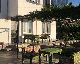 Salda Gölü Sağıroğlu Apart - Yeşilova - Patio