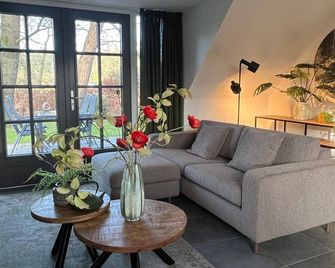 Sprielderbosch 6 luxury holiday villa in forest near Garderen - Garderen - Living room