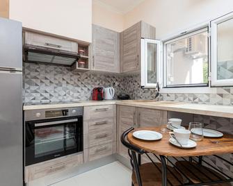 Fouki Studio lovely Ipsos beach getaway - Ipsos - Cucina