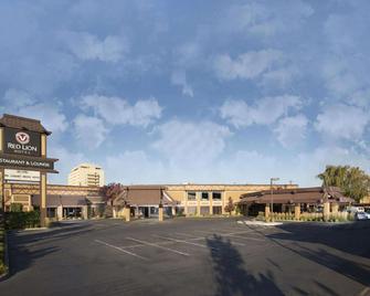 Red Lion Hotel Yakima Center - Yakima - Rakennus