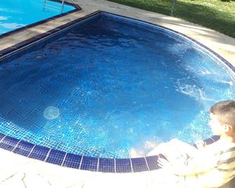 Farm/Country House Leisure pool, open-plan kitchen, fireplace, Gated Condo. - São Roque - Pool