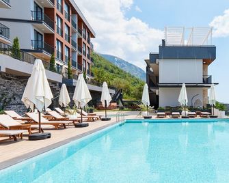 Bayview Hills Residences - Tivat - Pool