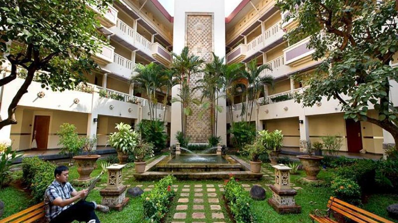 Puri Kiic Golf View Hotel