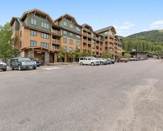 Morning Eagle 207 - Whitefish - Building