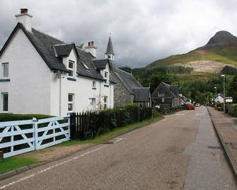 Traditional Cottage in the centre of Glencoe - Ballachulish - Building