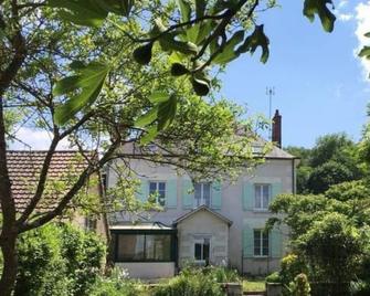 Grande maison #6 chambres #Proche Amboise/Tours - Mosnes - Gebouw