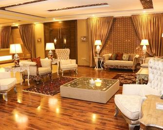 Shelton Rezidor Swat - Mingaora - Lobby