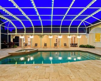 Knickerbocker Estate Home, 9 Private Suites - Naples - Piscina