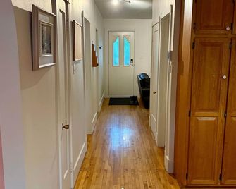 Chez Claude - appartement millésimé - Quebec - Aula