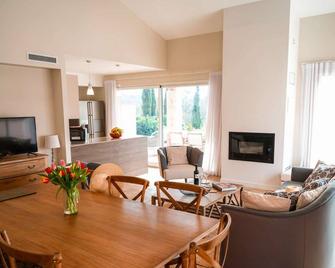Villa Castelnau Deluxe - air conditioning & heated pool in the castle grounds - IV - Castelnau-de-Montmiral - Restaurante