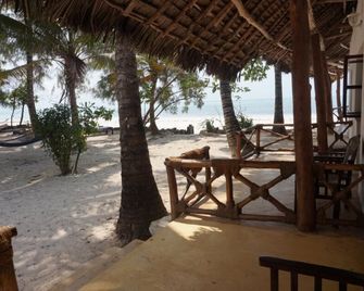 Panga Chumvi Beach Resort - Matemwe - Patio