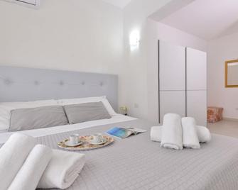 Izzhome New One - Pula - Bedroom