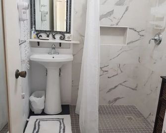 Bermuda Connections Guest House - Southampton