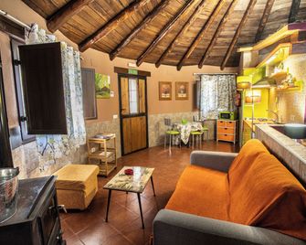 Chozos Rurales El Solitario - Baños de Montemayor