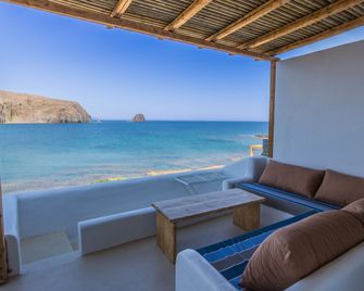 سالت سويتس - Plaka - شرفة