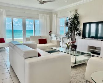 Regal Beach Club #614 - 西灣 - 客廳