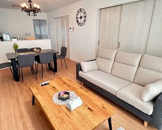 Renting a detached property / Nago Okinawa - Nago - Living room