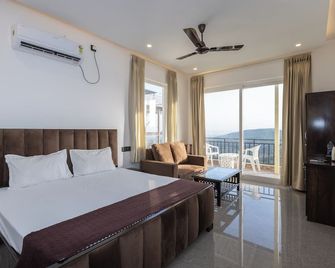 The Bougainvillea Retreat - A Luxury Private Pool Villa in Dehradun - Dehradun - Schlafzimmer