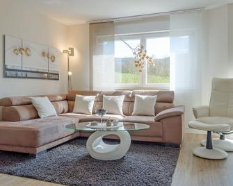 Modern furnished apartment in the green heart of Lower Franconia - Sulzfeld (Bayern) - Sala de estar
