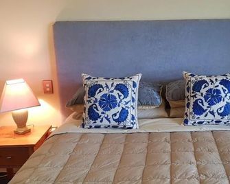 Hawkdun Rise Vineyard & Accommodation - Alexandra