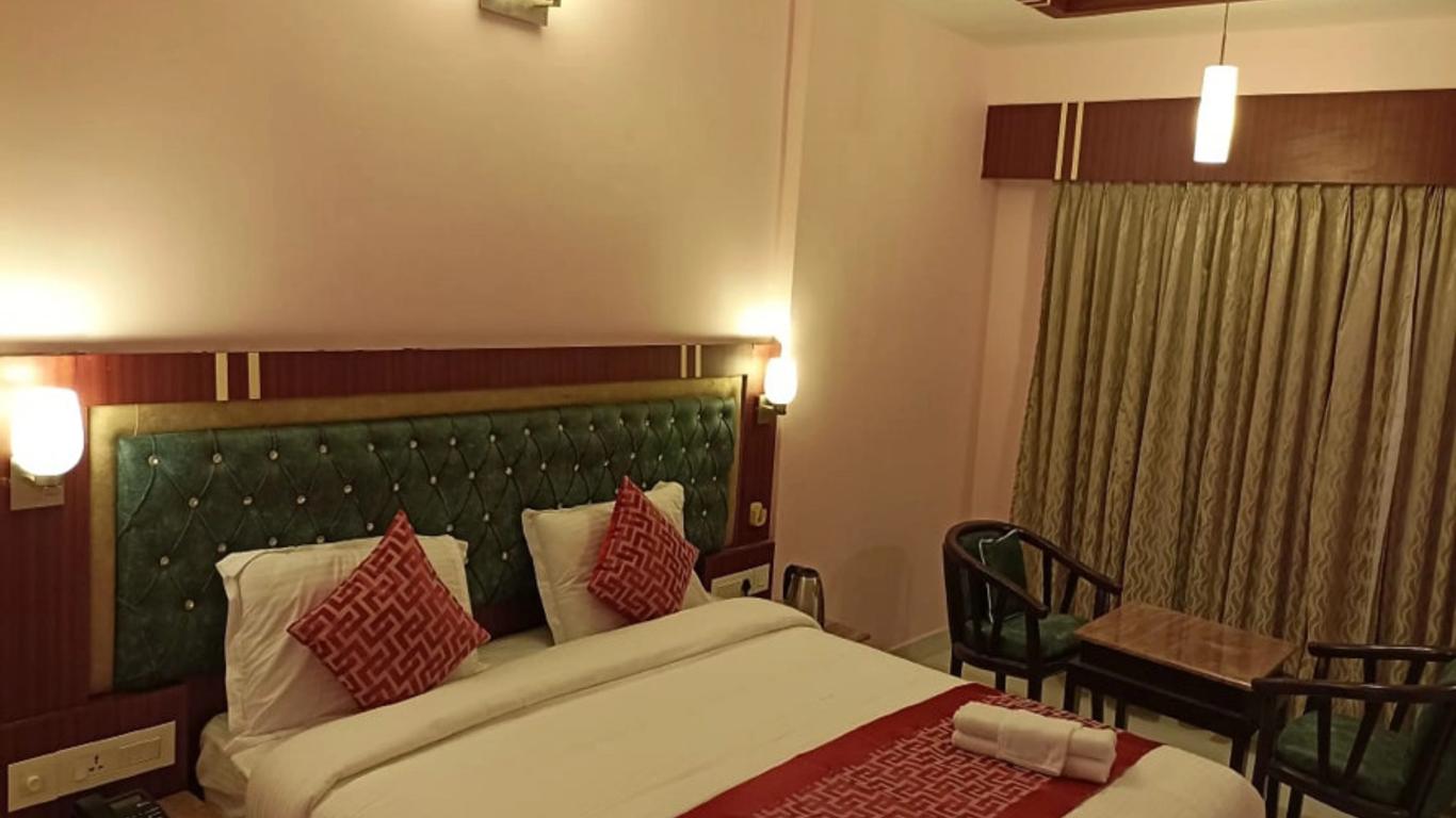 Chandra Royal Inn