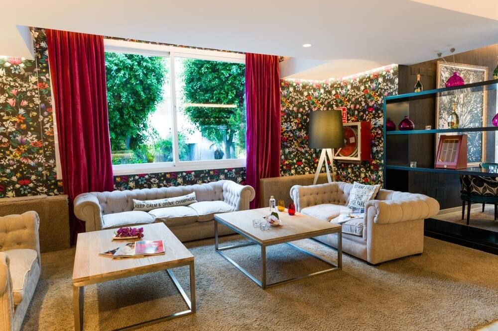 أبارتهوتل موناركو سلطان