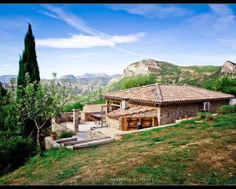 Treehouse 2 people - spa & pool - exceptional view - Rémuzat - Edificio