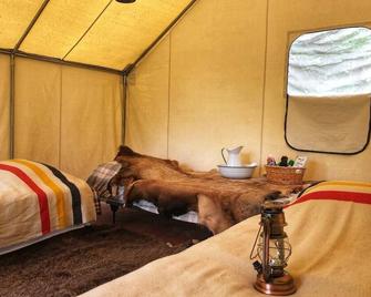 Mountain Man Wall Tent campsite 5 Caribou Trail Wagon Camp - Eureka - Chambre