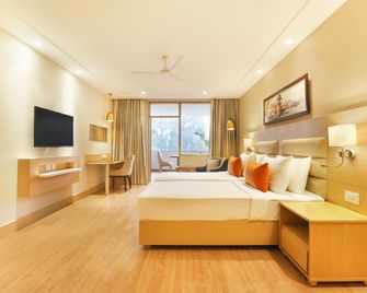 Lemon Tree Hotel, Aligarh - Alīgarh - Bedroom