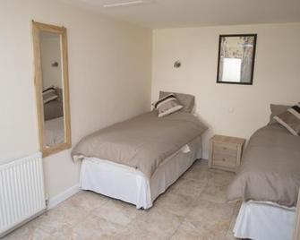 The Bell P H - Brandon - Bedroom
