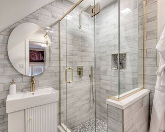 Hudson Navigator - Hudson - Bathroom
