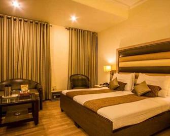The Suncourt Hotel Yatri - New Delhi - Bedroom