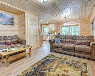 Adams Cabin with Game Room and Fire Pit - Adams - Living room