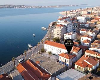 Deniz Önü Guesthouse - Ayvalik - Building