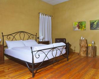 Agritur Maso Carpene - Isera - Bedroom