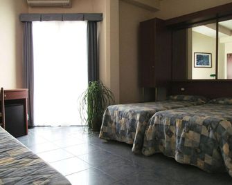 Hotel Gabbiano - Porto San Giorgio - Bedroom