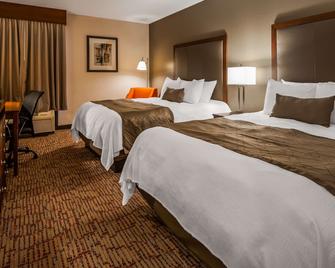 Best Western Plus Wichita West Airport Inn - וויצי'טה - חדר שינה