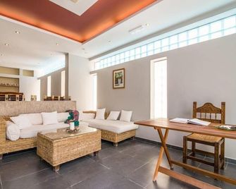 Antinea Suites Hotel & Spa - Thera