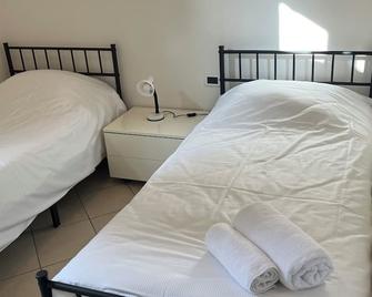 Bologna Fair Apartment - Bologna - Soveværelse