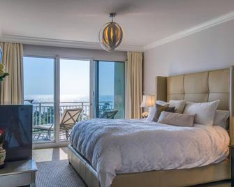 Sterling Shores Beach Resort by Panhandle Getaways - Destin - Bedroom