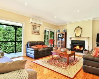 Red Hill - relax and rejuvenate - Berry - Living room