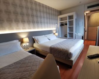 Hotel President - Prato - Bedroom