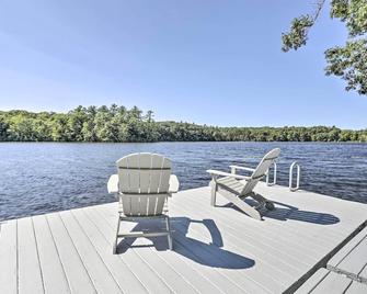 Football Fans Lake Retreat - 5 Mins to Gillette! - Plainville - Patio